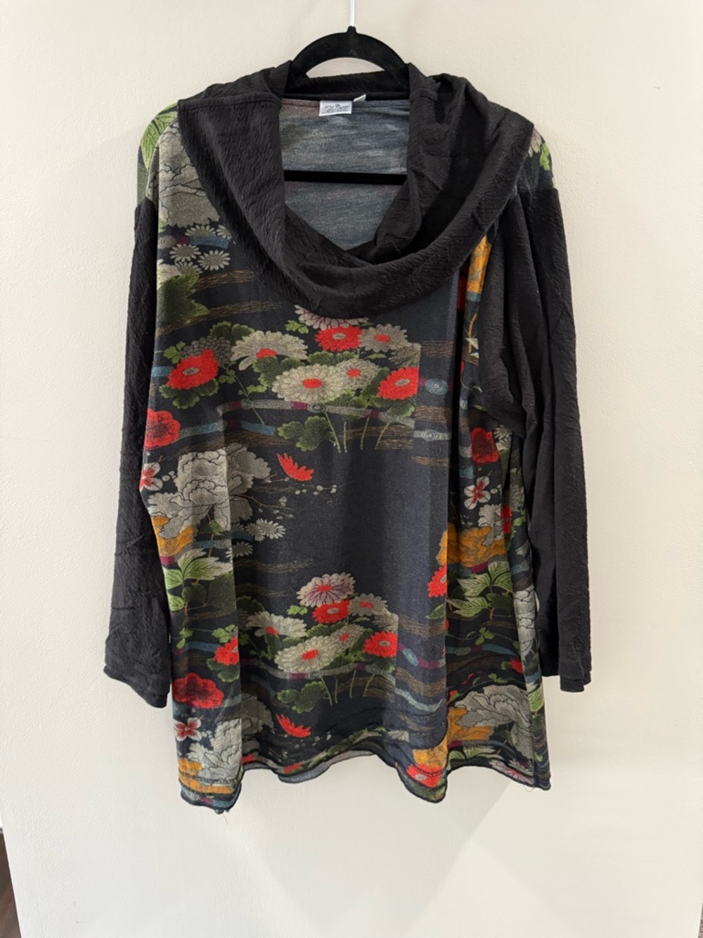 Floral Tunic with Subtle Charcoal